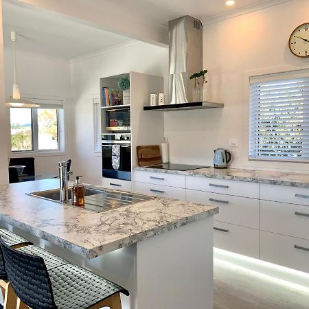Coromandel Town Harbourside Cottage Luxury Accommodation Eksteriør bilde