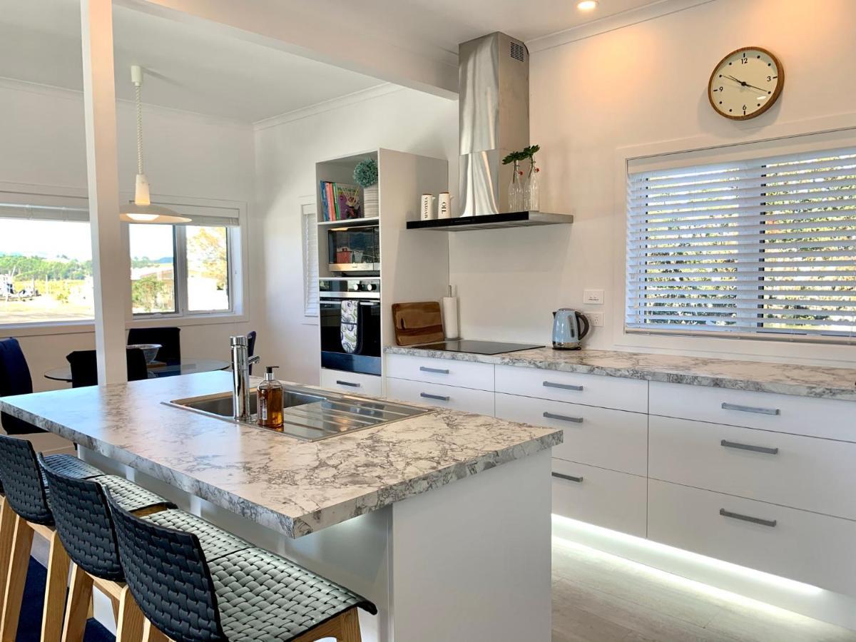 Coromandel Town Harbourside Cottage Luxury Accommodation Eksteriør bilde